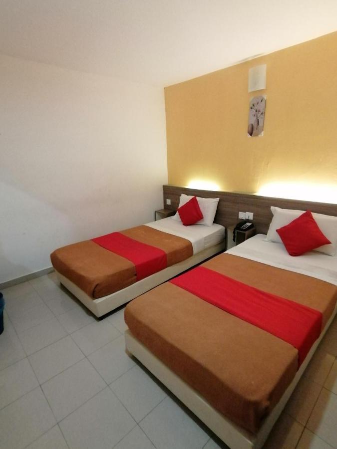Yellow Mansion Hotel Melaka Raya Zewnętrze zdjęcie