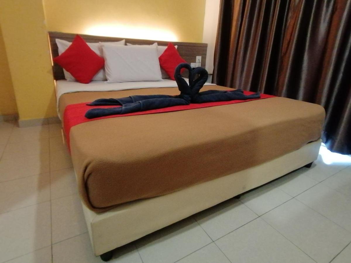 Yellow Mansion Hotel Melaka Raya Zewnętrze zdjęcie